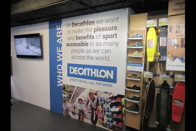 Store gallery Decathlon tests first clickandcollect store in London